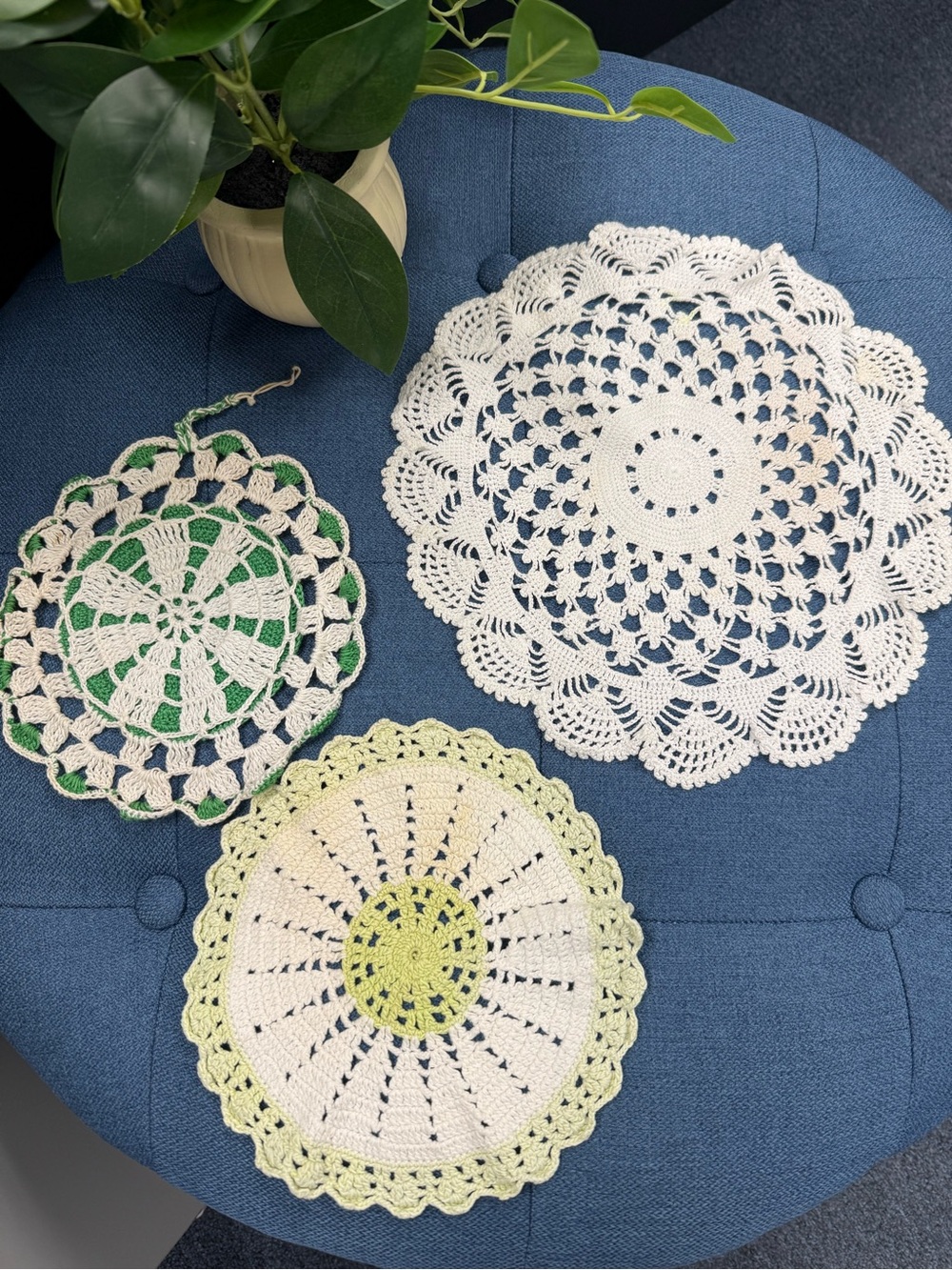 Vintage Handmade Crochet Round Doilies in Green and Cream set of 3 - Picture 10 of 10